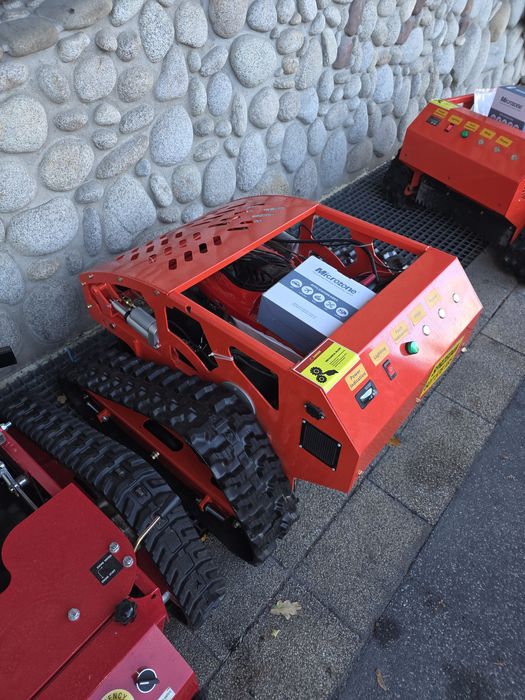 Kosiarka spalinowa gąsienicowa do trawy nowa w pełni automat