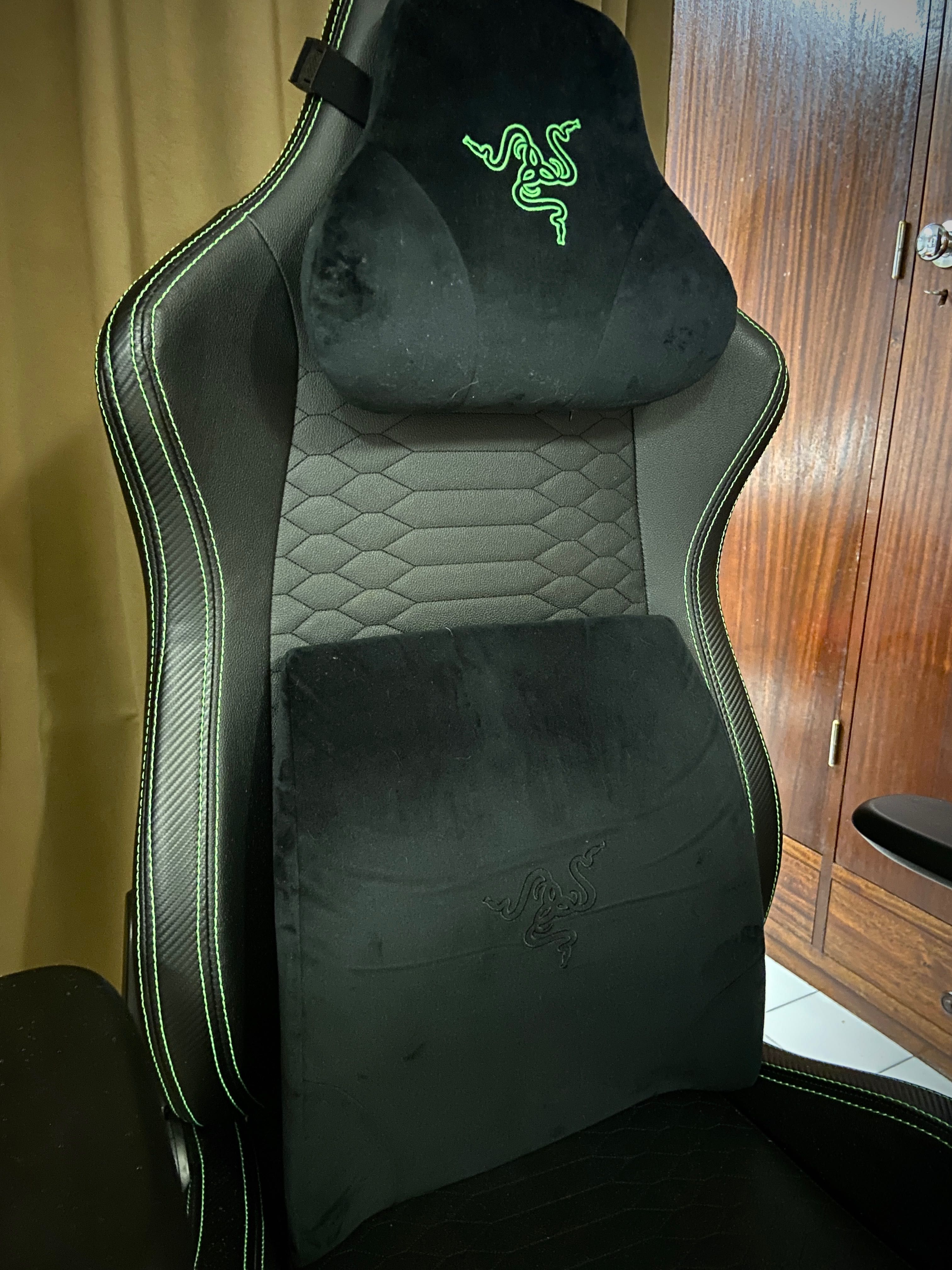Razer Iskur X gaming chair com almofada cabeça + lombar