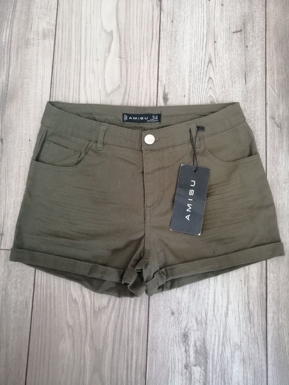 Spodenki szorty green khaki amisu nowe