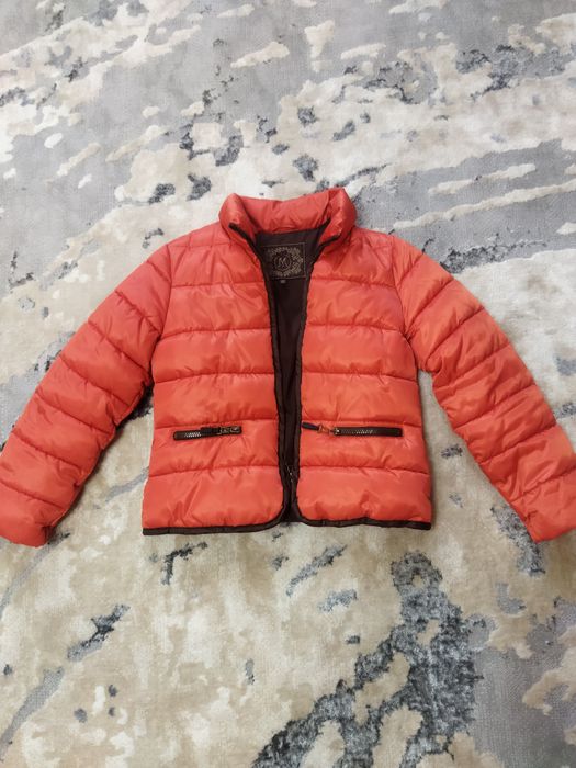 Продам курточку на дівчинку р 146-152