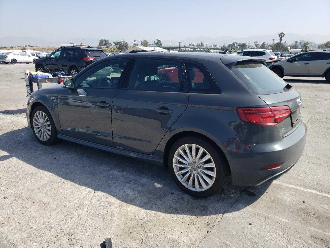 Audi A3 E-TRON 2017