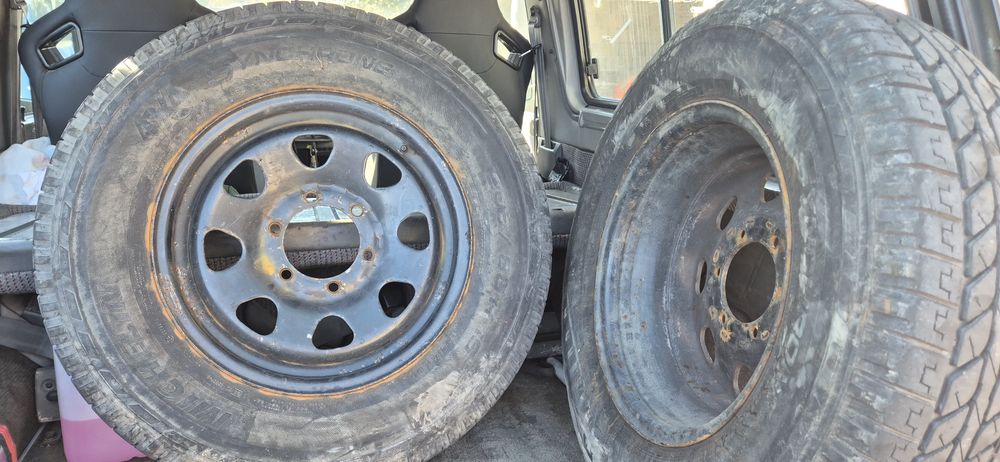 Jantes R16 com pneus furação japonesa