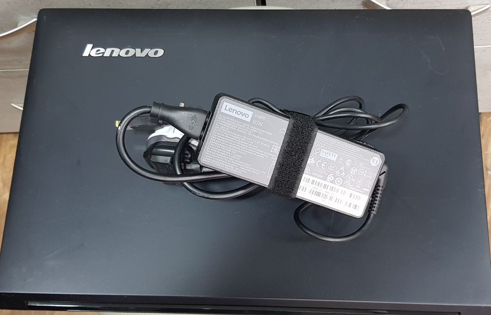 Ноутбук Lenovo B50-30 15.6 "4/320gb"