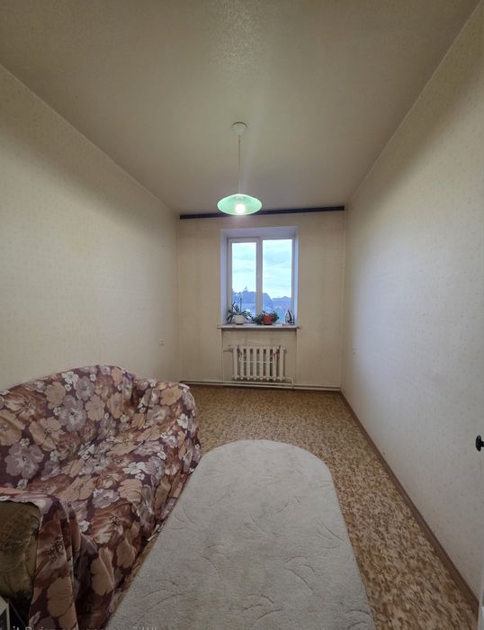 Простора дворівнева квартира з автономним опаленням