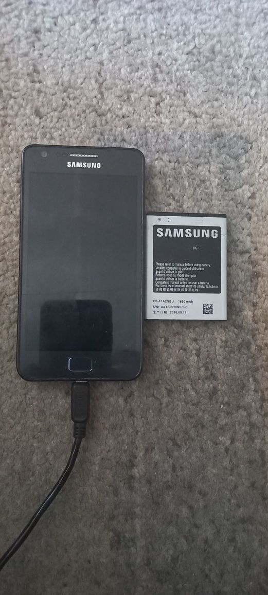 Samsung  Galaxy s2 и силиконовый чехол цена за все