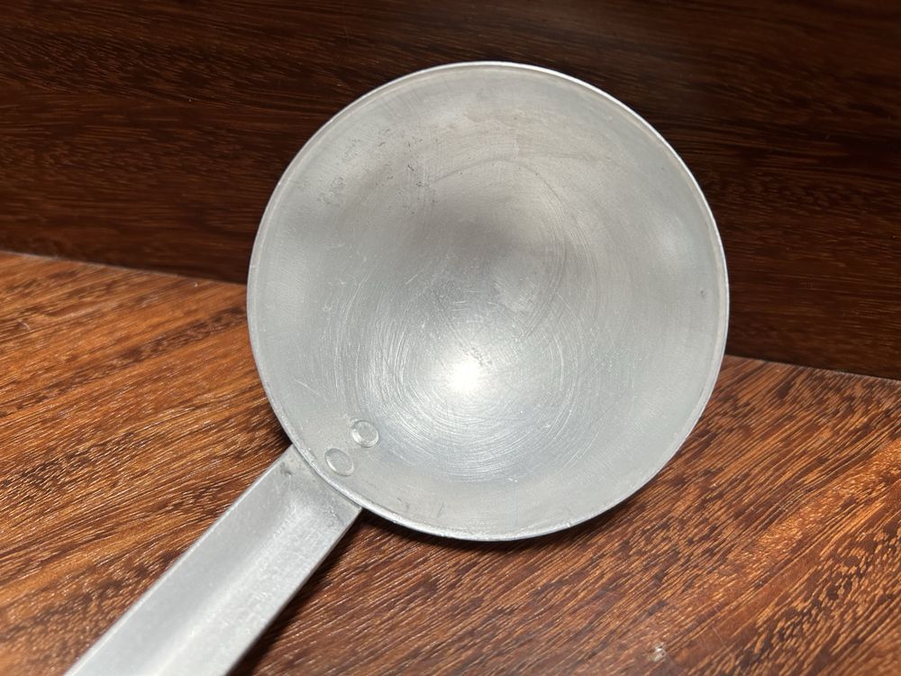 Chochelka aluminiowa z PRL