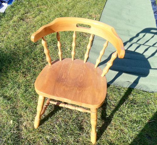 Krzeslo drewniane