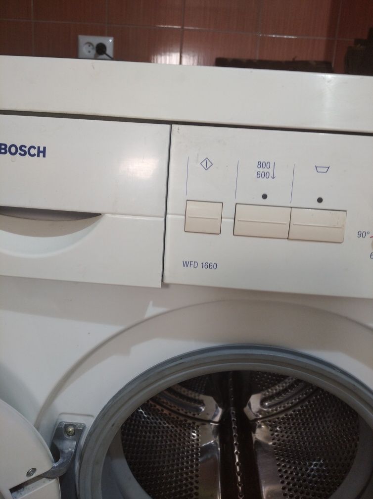 Стиральную машину BOSCH продам