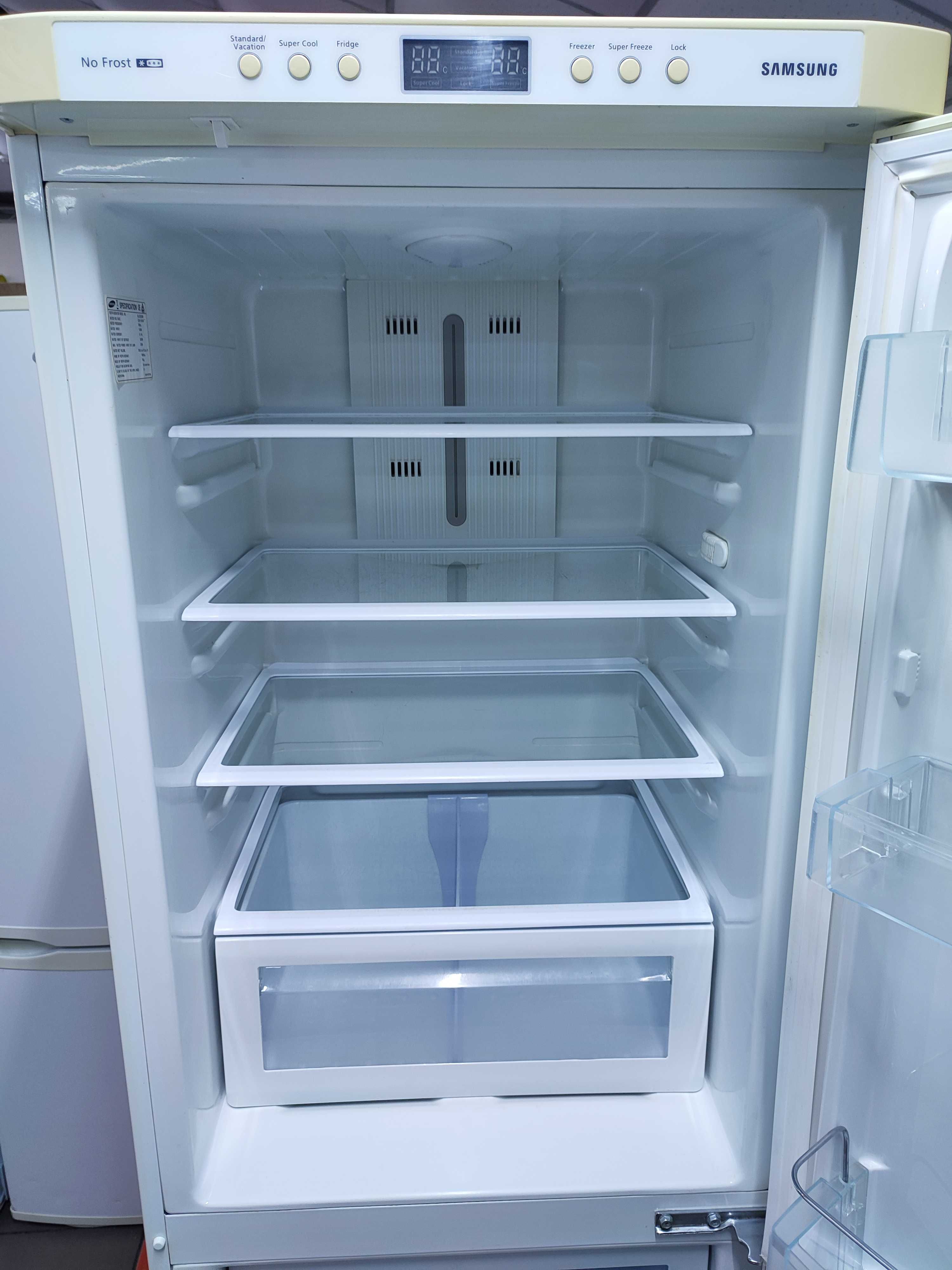 Двокамерний холодильник Samsung RL-33 EBSW