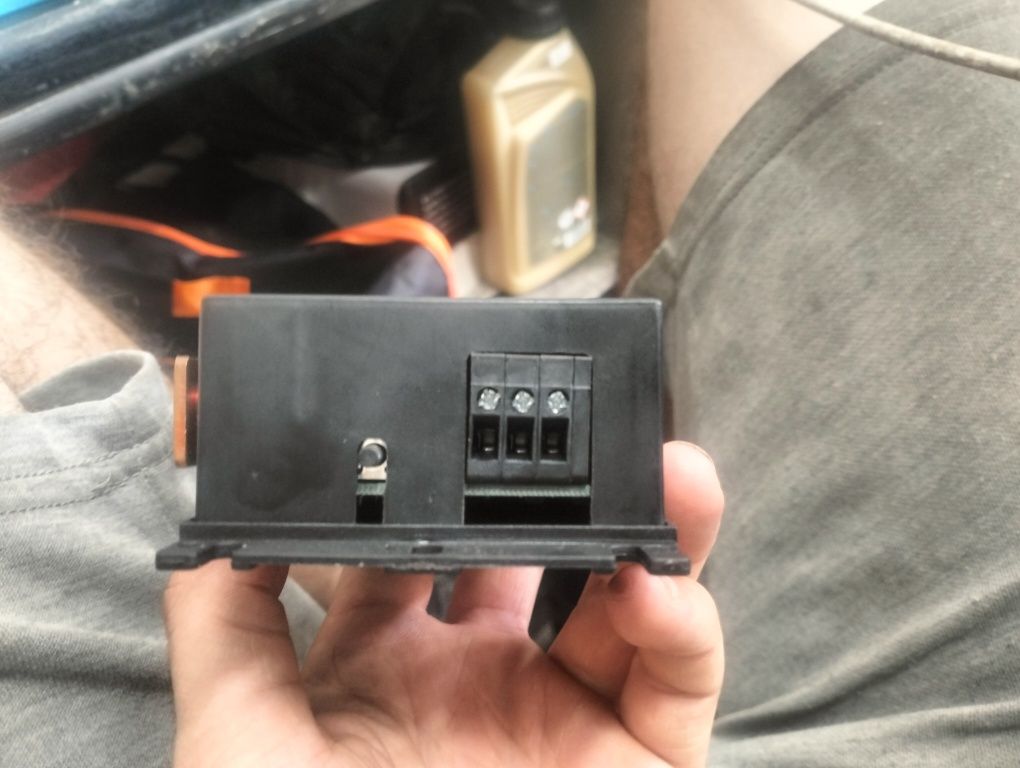 Votronic Battery Protector 100
