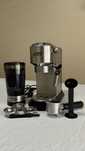 Conjunto Máquina de Café DELONGHI c/ acessórios + Moinho de café KG210