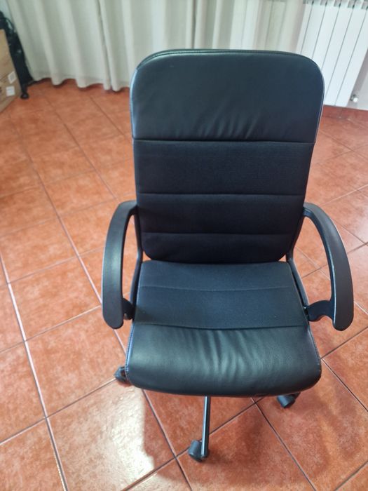 Cadeira de escritório nova