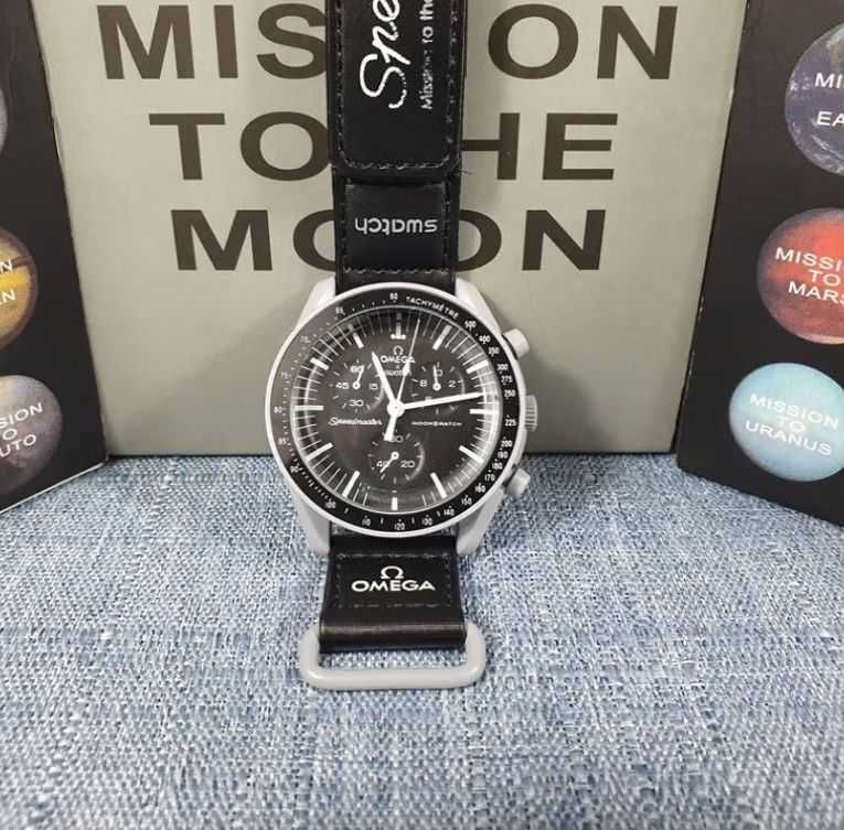 Swatch x Omega Bioceramic Moonswatch Mission to the Moon SO33M100