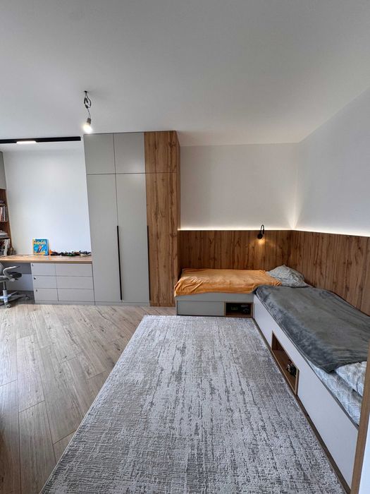 Сучасний котедж з ремонтом у районі Щасливого!