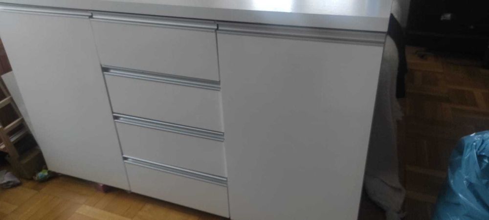 zestaw mebli- komoda i słupek
