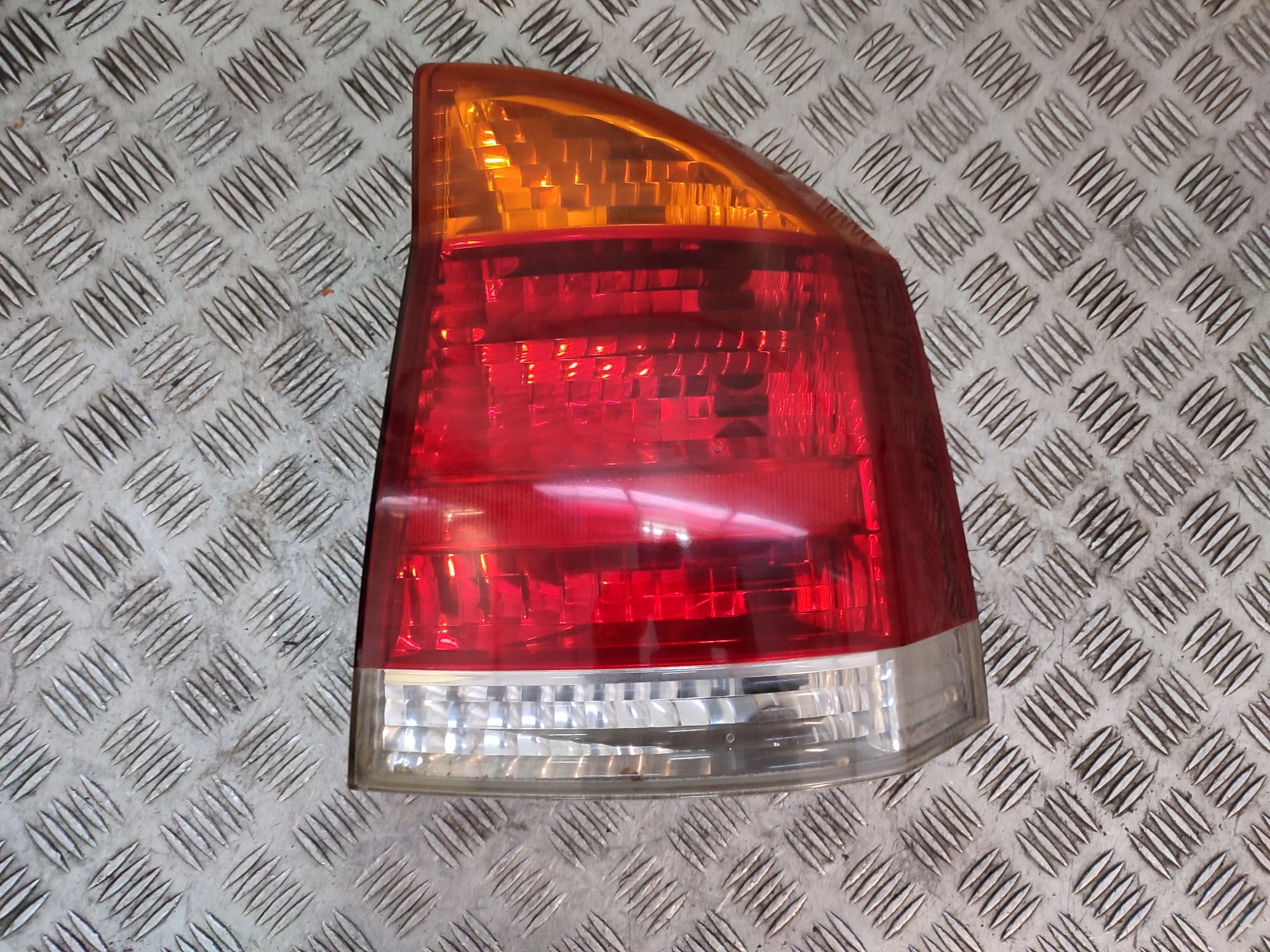 Opel Vectra C lampa tył tylna prawa