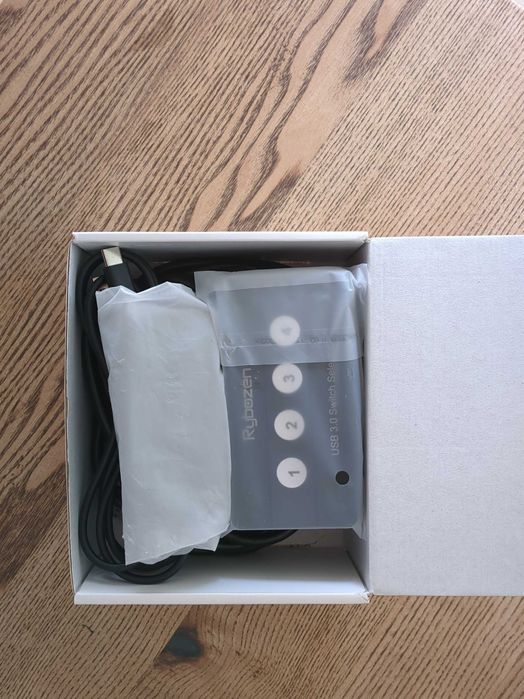 Rybozen USB 3.0 Switch -- 4 Inputs, 4 USB Outputs