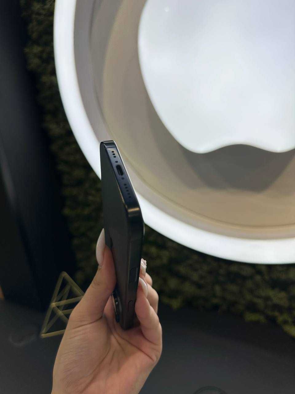 iPhone 16 pro 256 Black Titanium e-sim