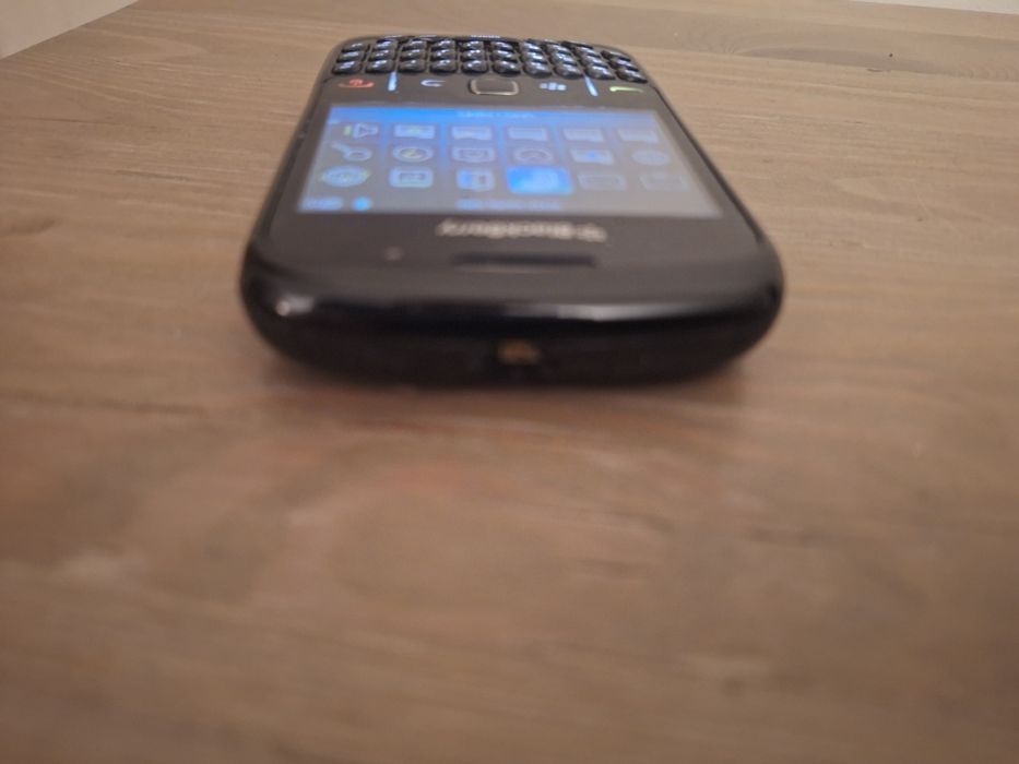 Blackberry 8250.