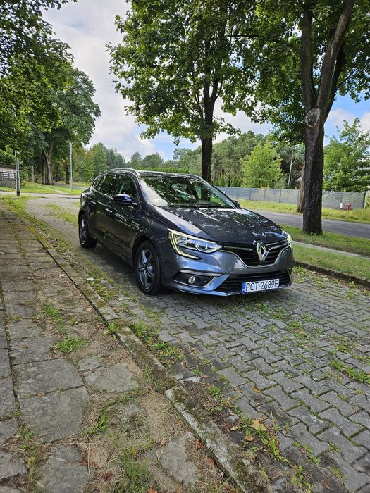 Rezerwacja Megane kombi limitem salon automat edc