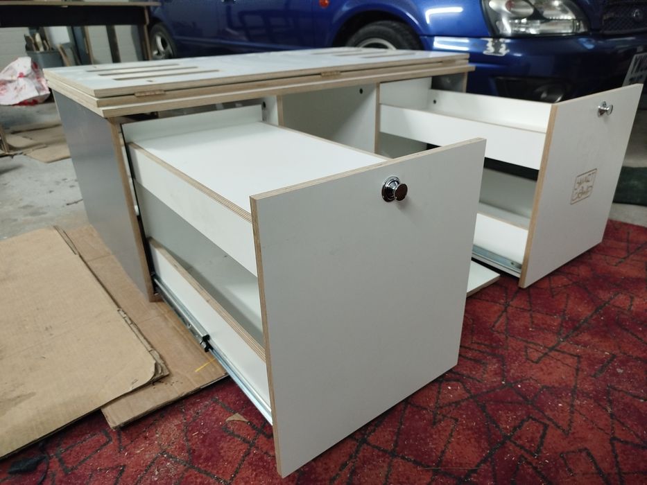 Kamper box, zabudowa kempingowa do busa