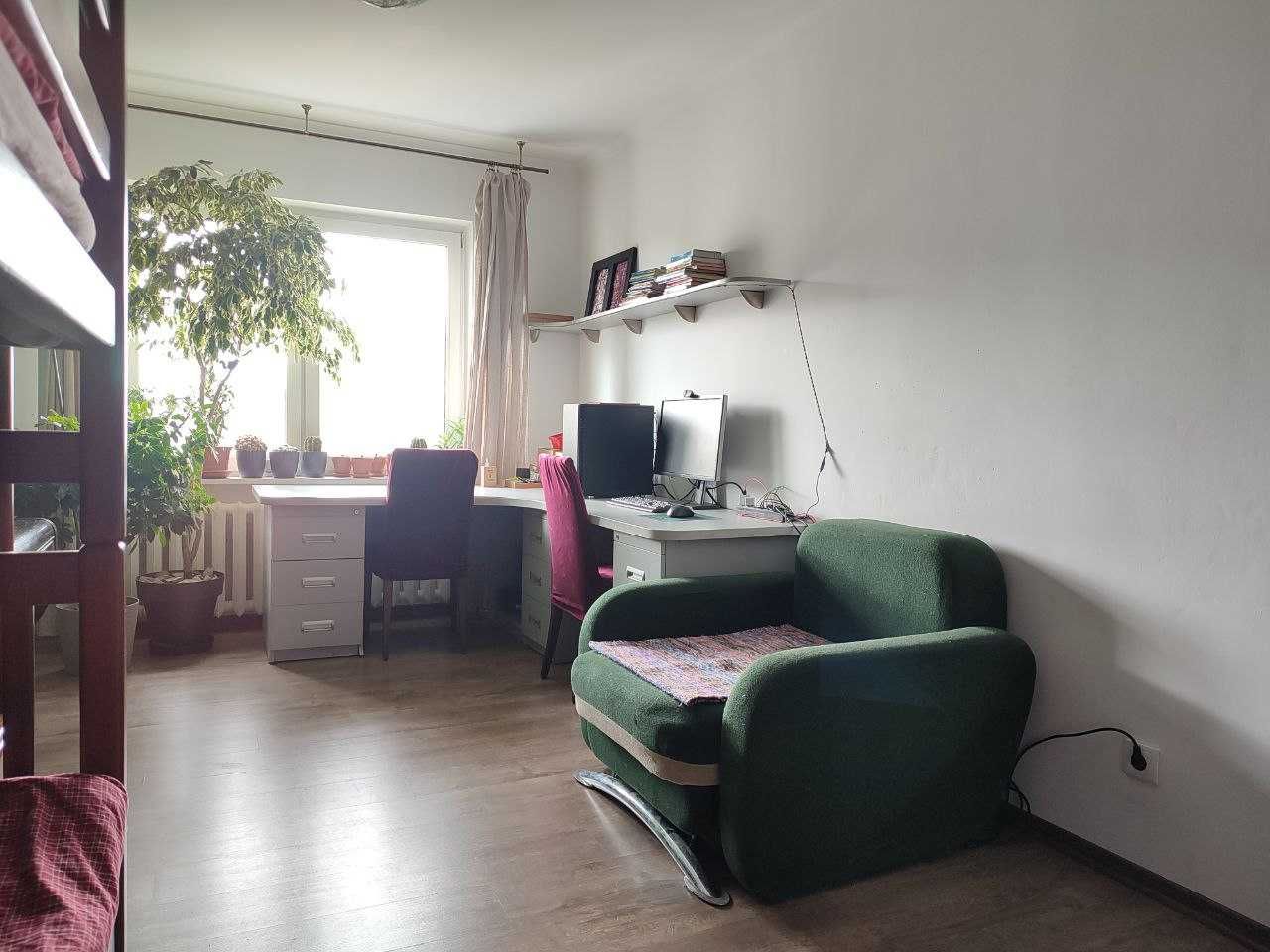 Продам 3-х кімнатну видову квартиру на Урлівській
