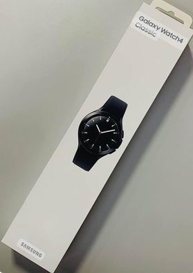 Samsung galaxy Watch 4 Classic 46mm
Paski i ładowarka 
Stan jak nowy