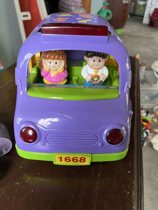 Brinquedo autocarro pedagogico