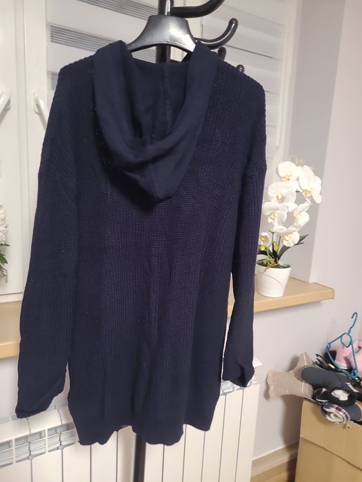 Kardigan, sweter rozpinany z kapturem