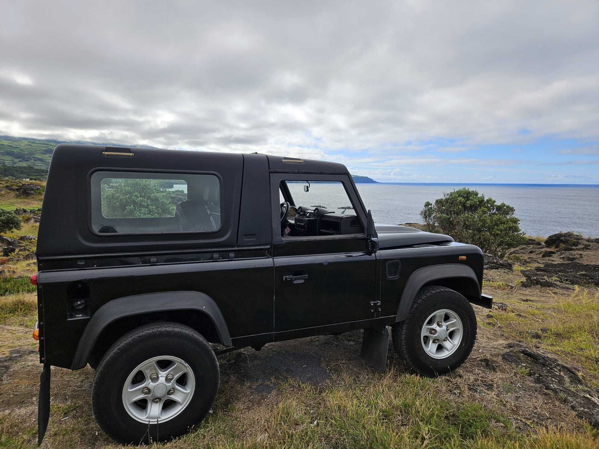 Land Rover Defender 90 ST