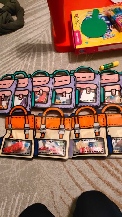 Pudełka z zawartością