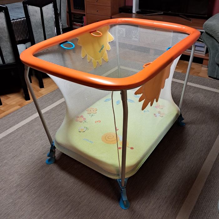 Sprzedam kojec/lozeczko/ dla malucha.Bardzo wygodny w uzytkowaniu…