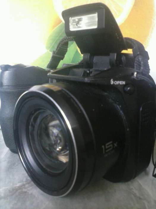 Продам фотоаппарат FUJIFILM S2000 HD finePix.