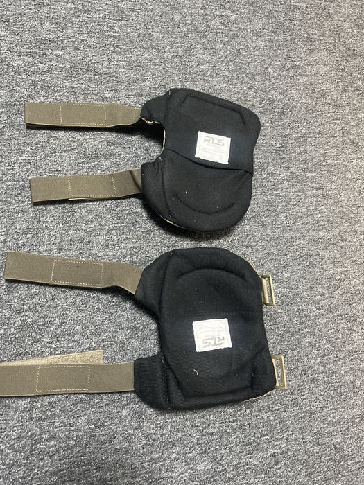 Продам 1 пару наколінників військових