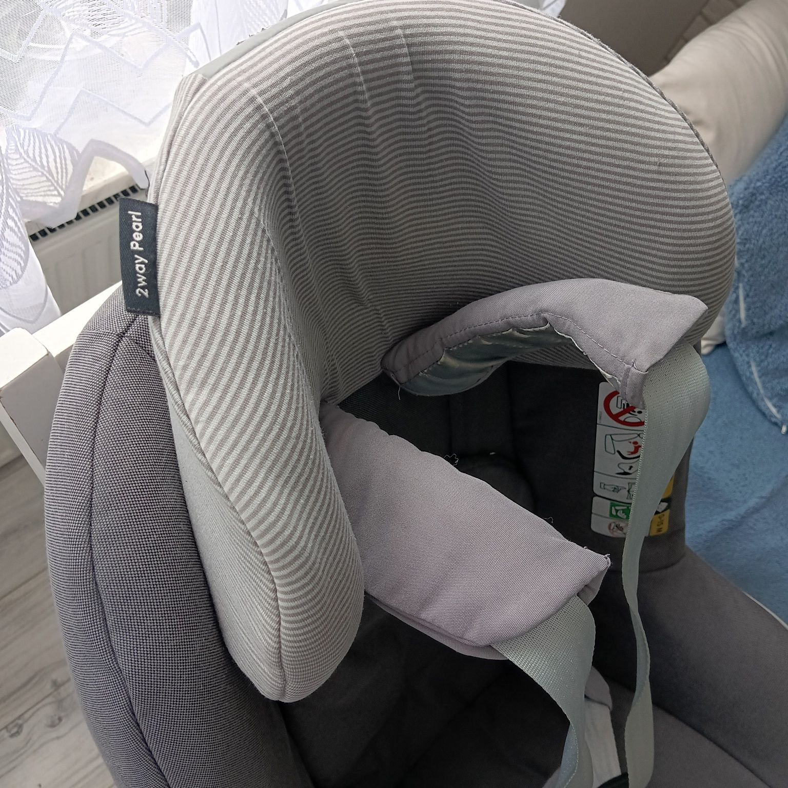 Fotelik samochodowy MAXI COSI PEARL 9-18kg + baza 2 way fix