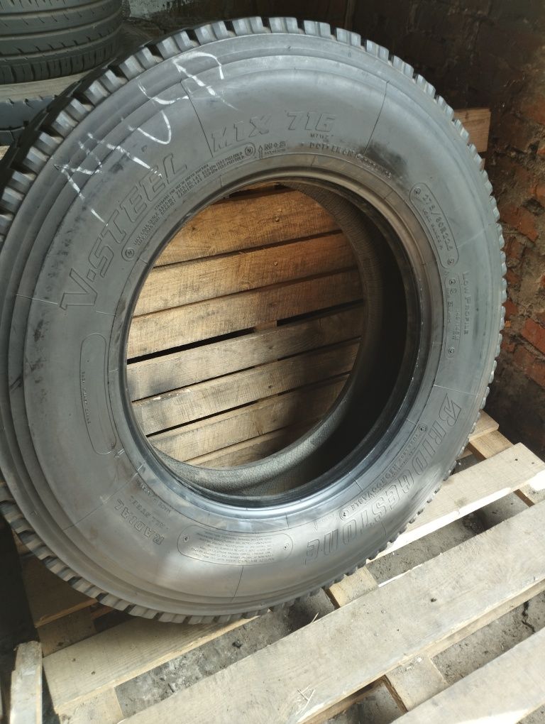 275/80/22.5 Bridgestone