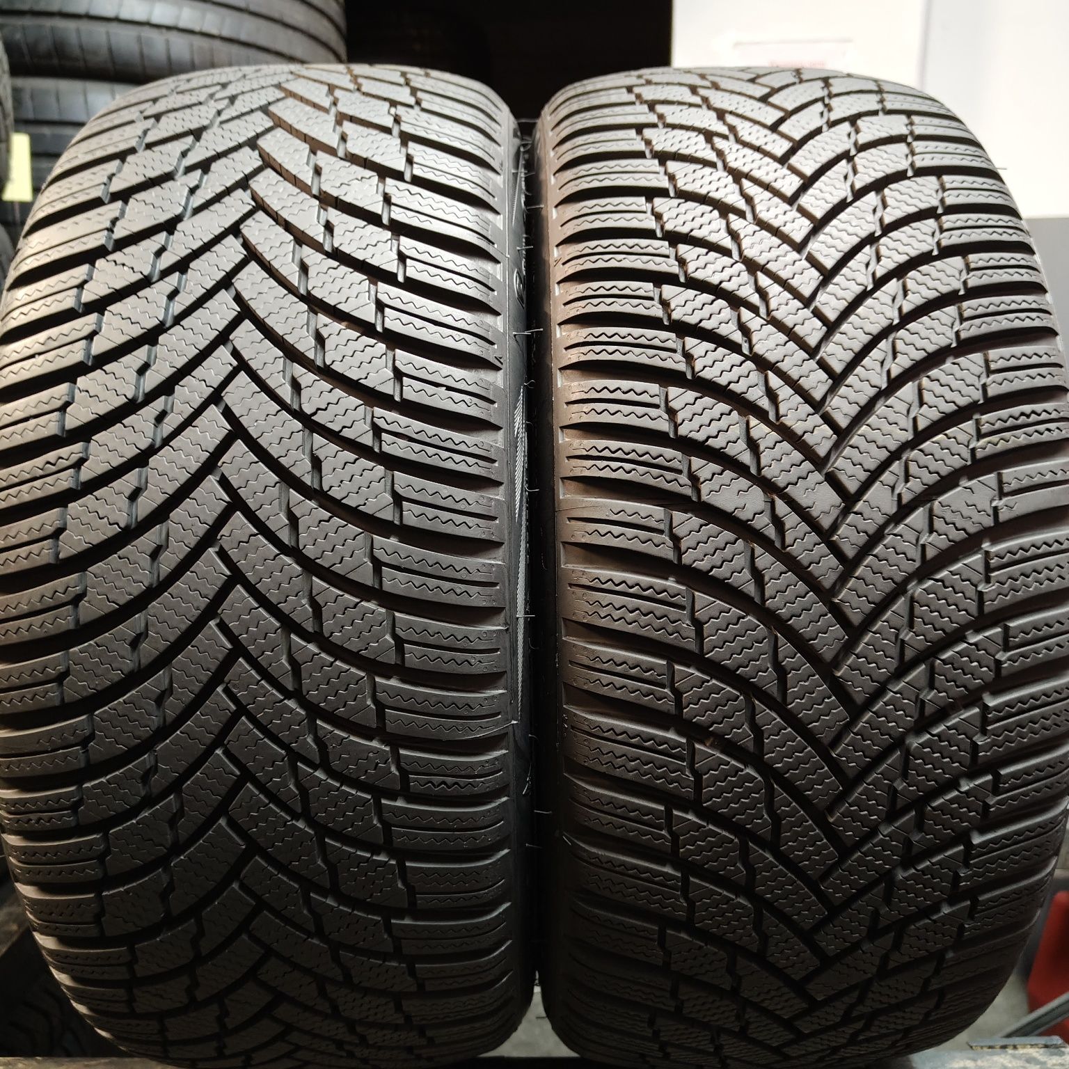 225/40/18 XL Sprzedam parę opon zimowych Firestone
