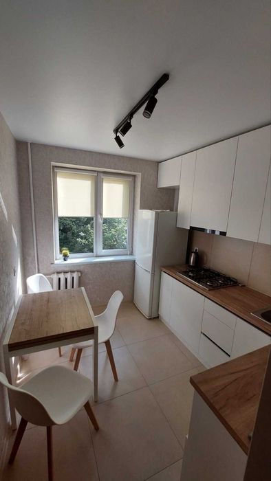 Оренда 2-х кімнатної квартири вул. Манастирського