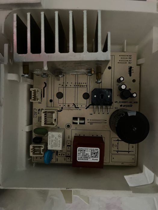 Продам на запчастини , нова Beko WUE6512IXBW