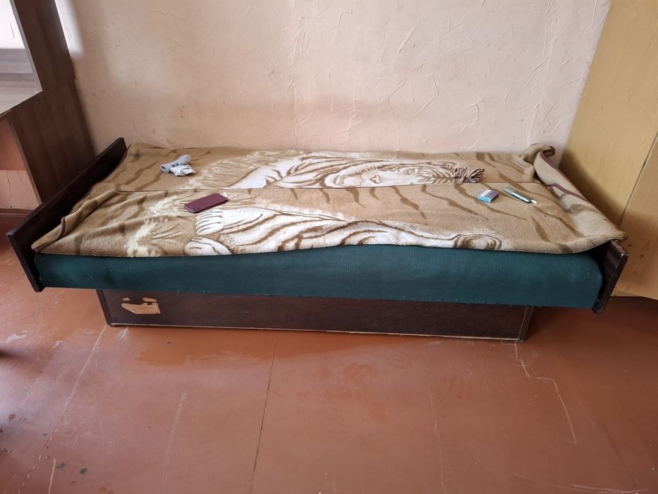 Віддам ліжко за цукерки