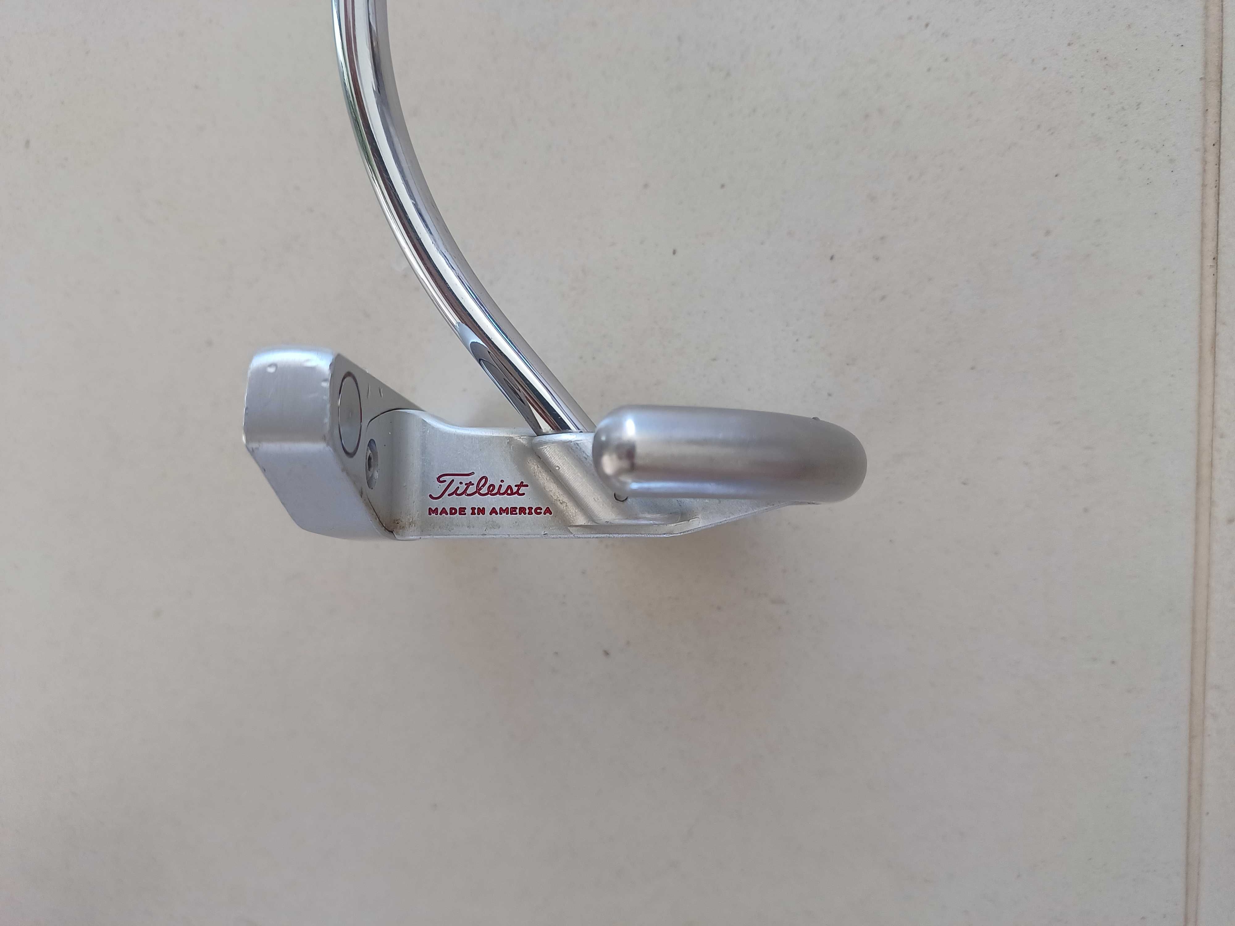 Putter Scotty Cameron Archival, para destros em bom estado