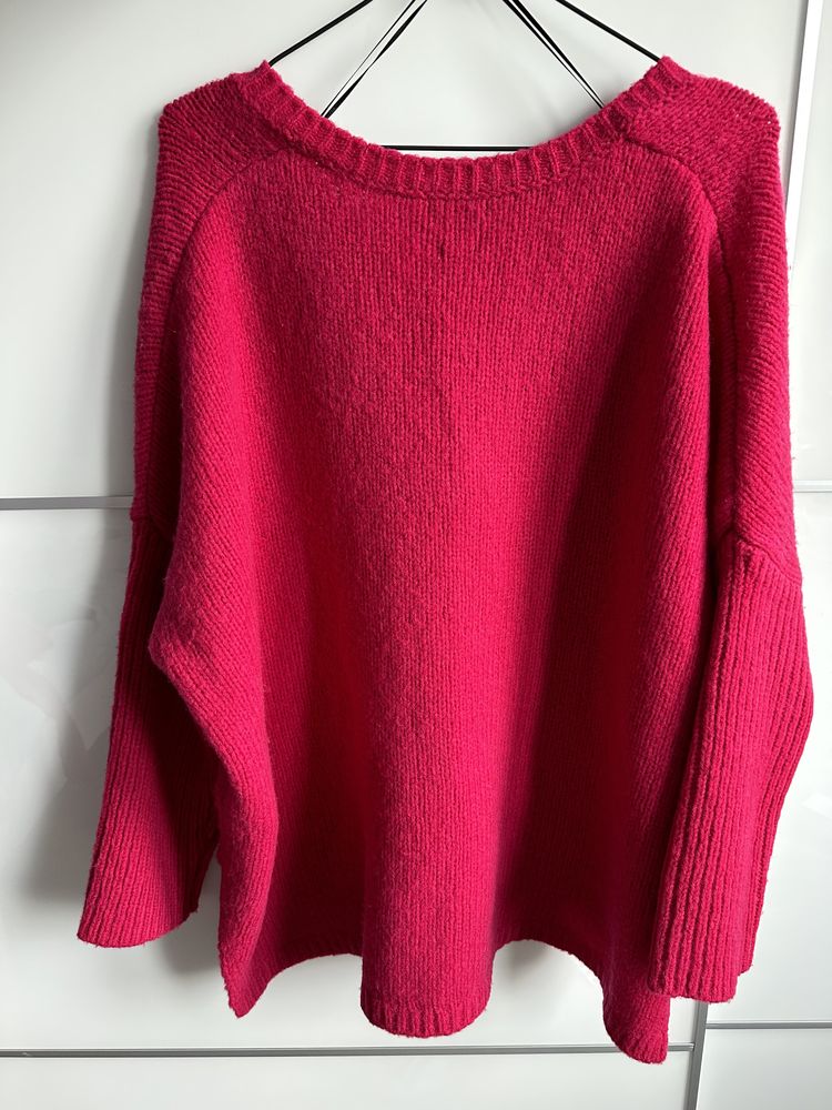 Różowy wełniany sweter oversize Massimo Dutti