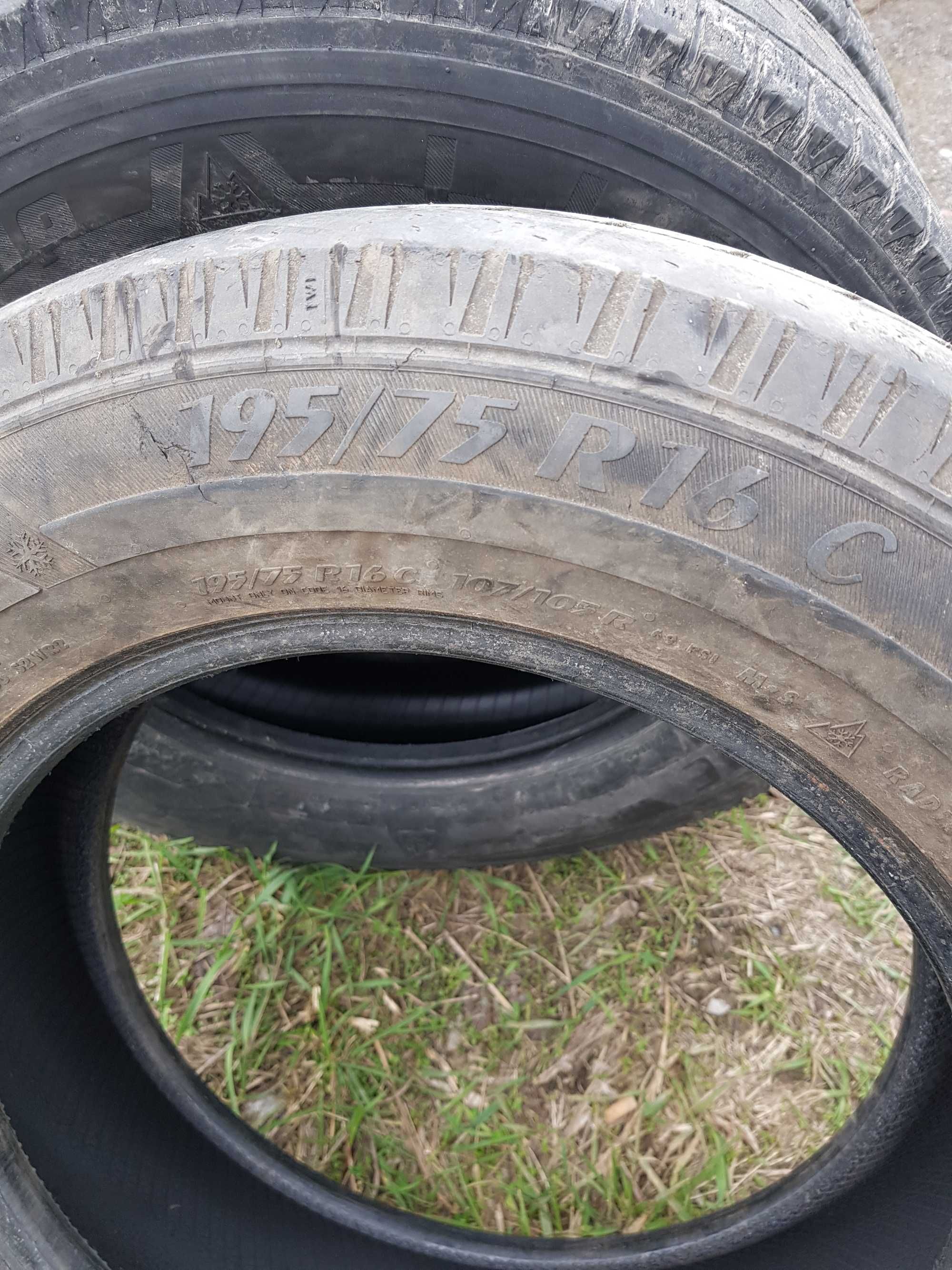 Продам колеса Bridgestone 205/75/16C