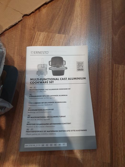 Wielofunkcyjny  garnek z akcesoriami