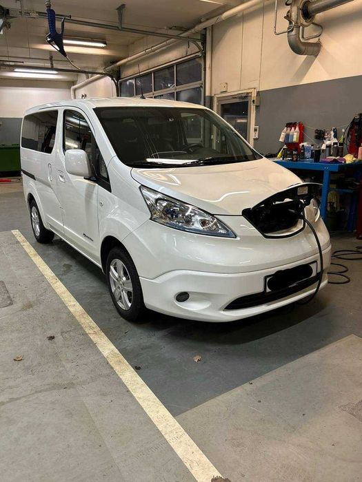 В дорозі! Nissan eNV-200 на 7 місць 2020 року з Європи
