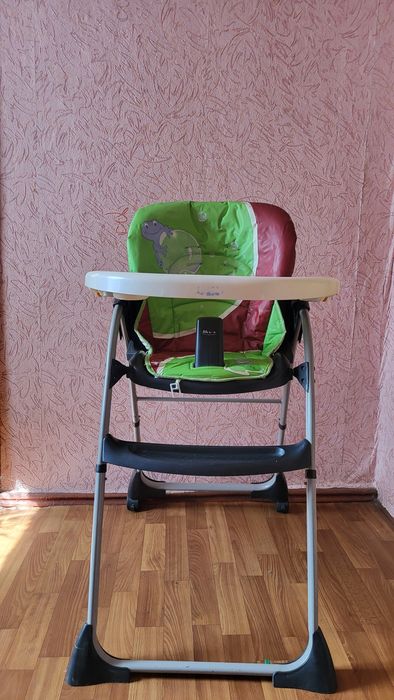 Стільчик для годування