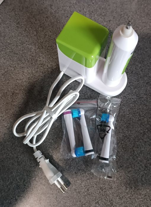 Szczoteczka elektryczna Novadent 3 końcówki