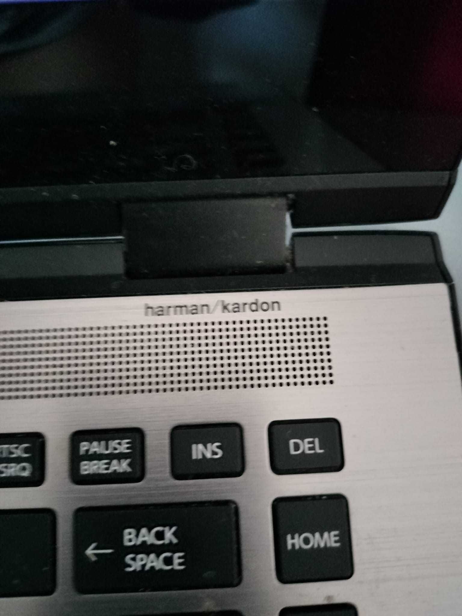 Portatil Toshiba satellite radius 14 140w laptop