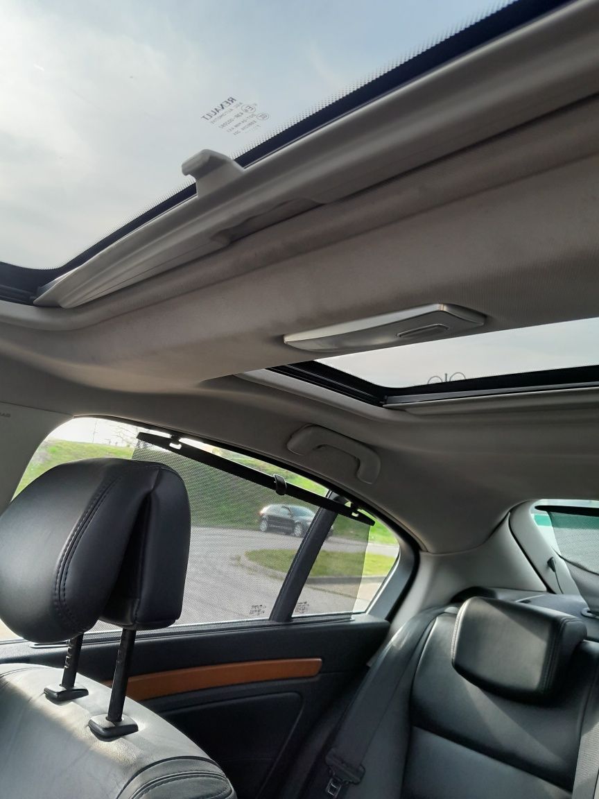 Laguna 2.0 DCI initiale Paris zamiana