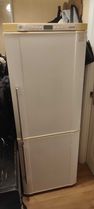 Продам робочий холодильник Samsung rl25datw б/в